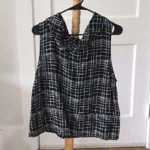 LIV by Habitat Black and White Women's Top